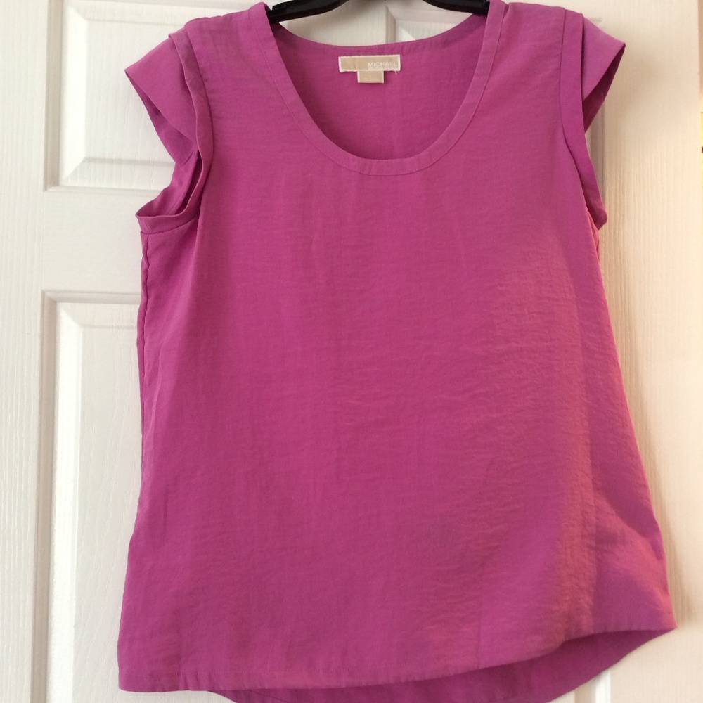 Michael Kors shocking pink unique cap sleeve hi low top